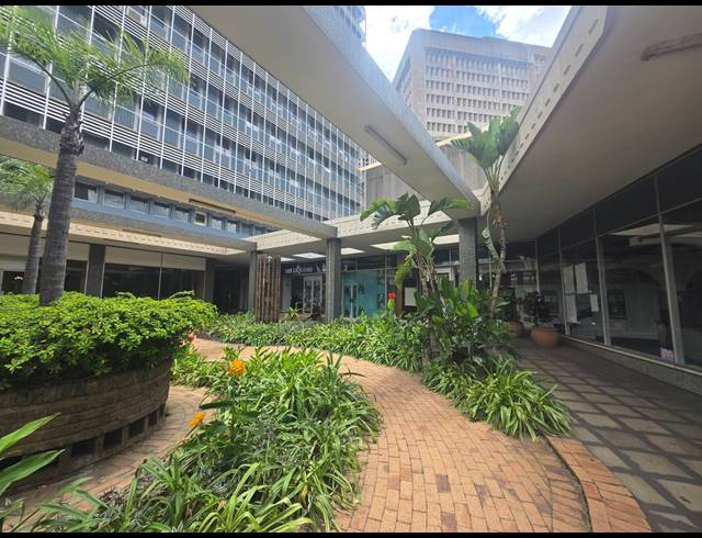 660M² BUILDING FOR SALE IN PRETORIA WEST
